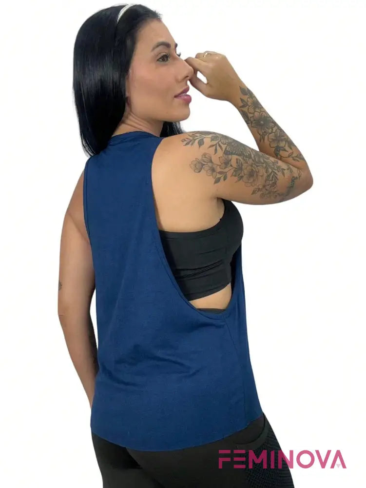 Regata Fitness Dry com Recorte Lateral