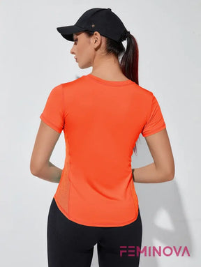 Camiseta Fitness com Recortes Respiráveis e Ajuste Perfeito