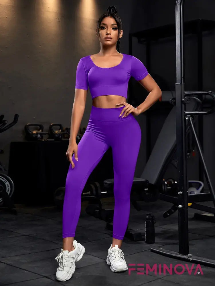 Conjunto Fitness com Camiseta e Legging Levanta Bumbum