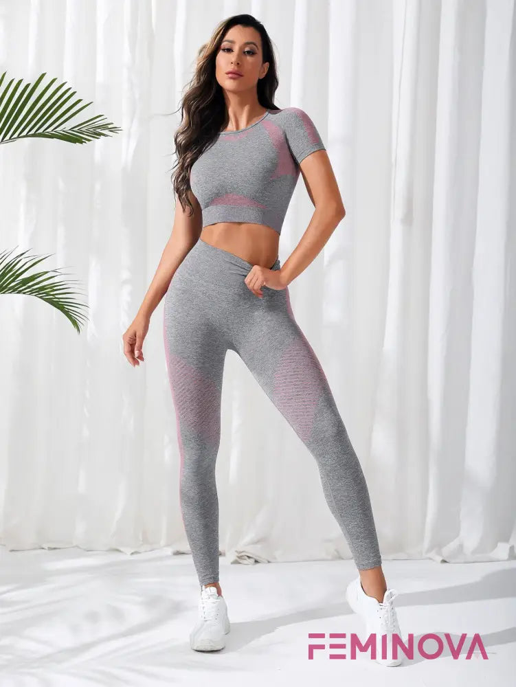 Conjunto Fitness com Camiseta e Legging Seamless Modeladora