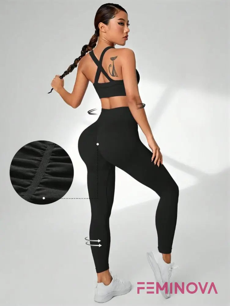 Conjunto Fitness com Cós Alto e Efeito Levanta Bumbum Preto / P