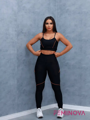 Conjunto Fitness com Detalhes e Top Ajustável