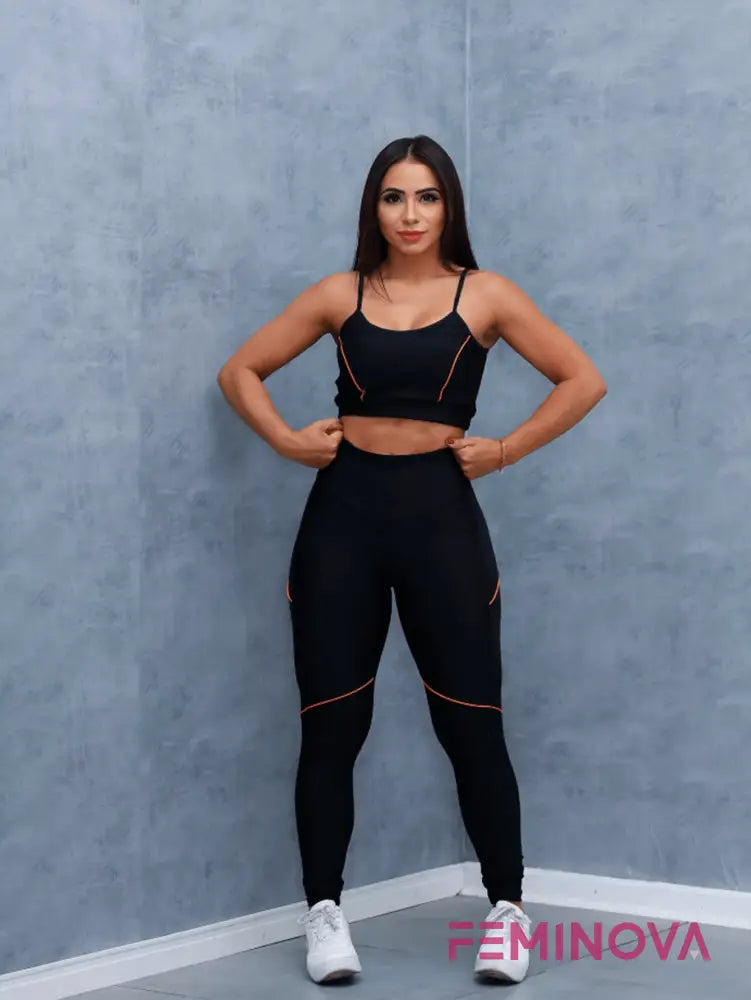 Conjunto Fitness com Detalhes e Top Ajustável