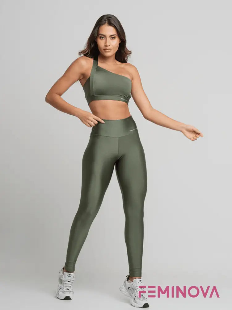 Conjunto Fitness com Top de Alças Cruzadas