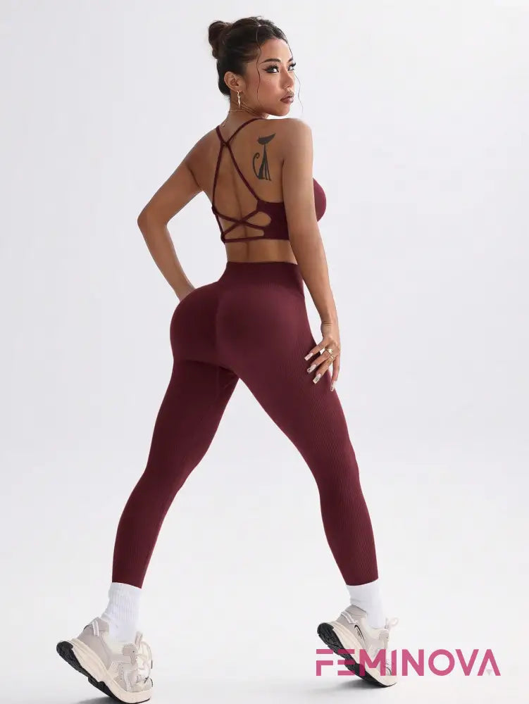 Conjunto Fitness com Top de Alças Cruzadas e Legging