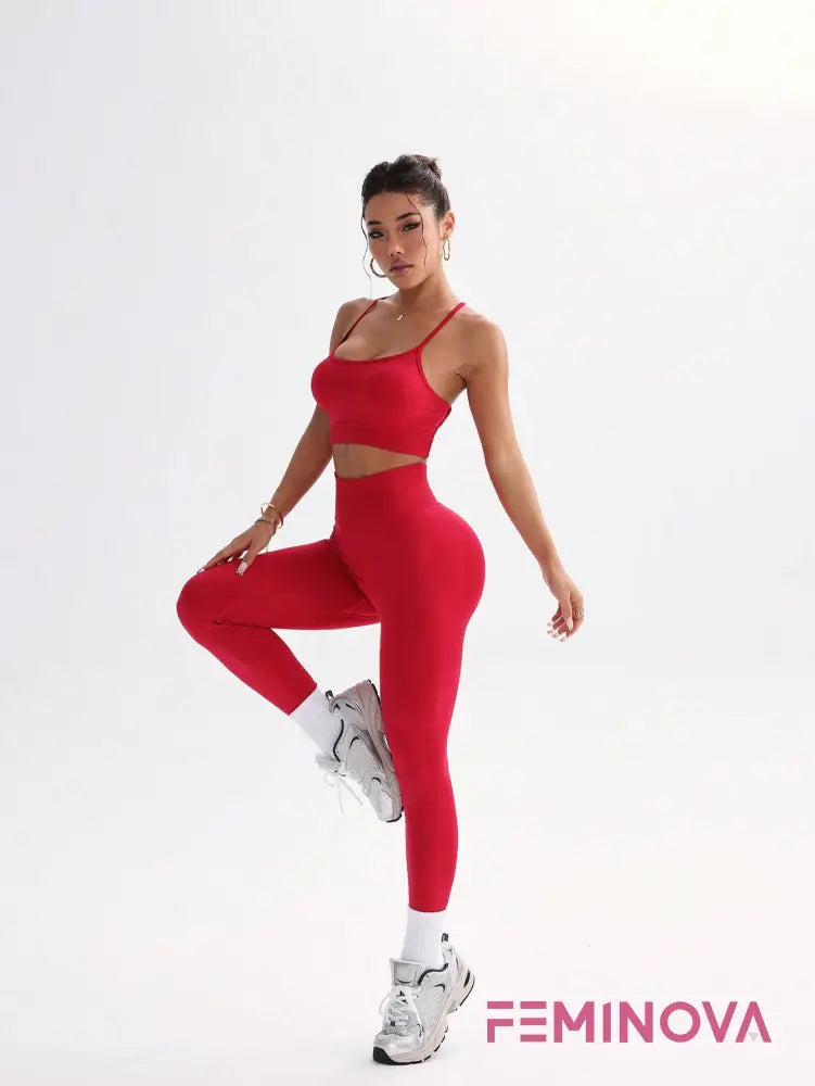 Conjunto Fitness com Top Strappy e Legging Levanta Bumbum