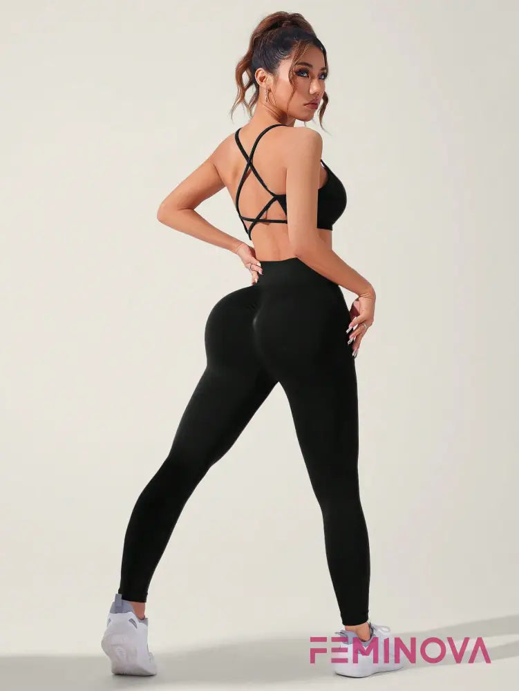 Conjunto Fitness com Top Strappy e Legging Modeladora