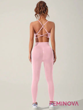 Conjunto Fitness com Top Strappy e Legging Modeladora