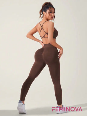 Conjunto Fitness com Top Strappy e Legging Modeladora