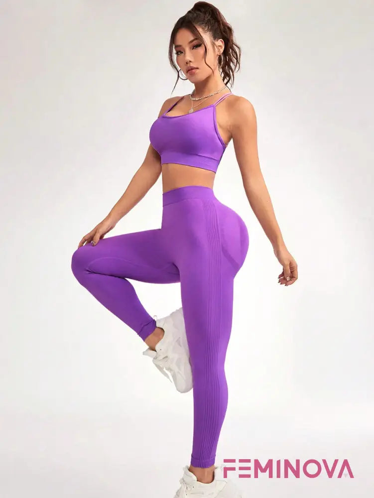 Conjunto Fitness com Top Strappy e Legging Texturizada