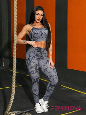 Conjunto Fitness Estampado com Cós Alto e Modelagem Ajustada