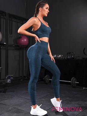 Conjunto Fitness Seamless com Top de Alças Finas