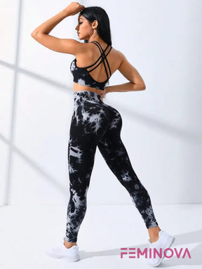 Conjunto Fitness Tie-Dye com Cós Alto e Sustentação