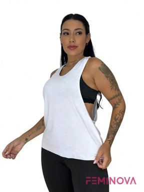 Regata Fitness Dry com Recorte Lateral