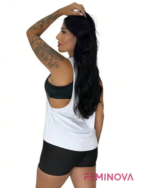 Regata Fitness Dry com Recorte Lateral