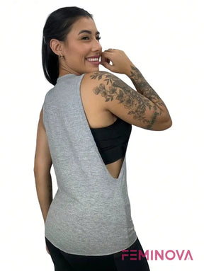 Regata Fitness Dry com Recorte Lateral
