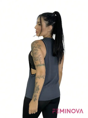 Regata Fitness Dry com Recorte Lateral