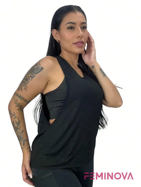 Regata Fitness Dry com Recorte Lateral Preto / M